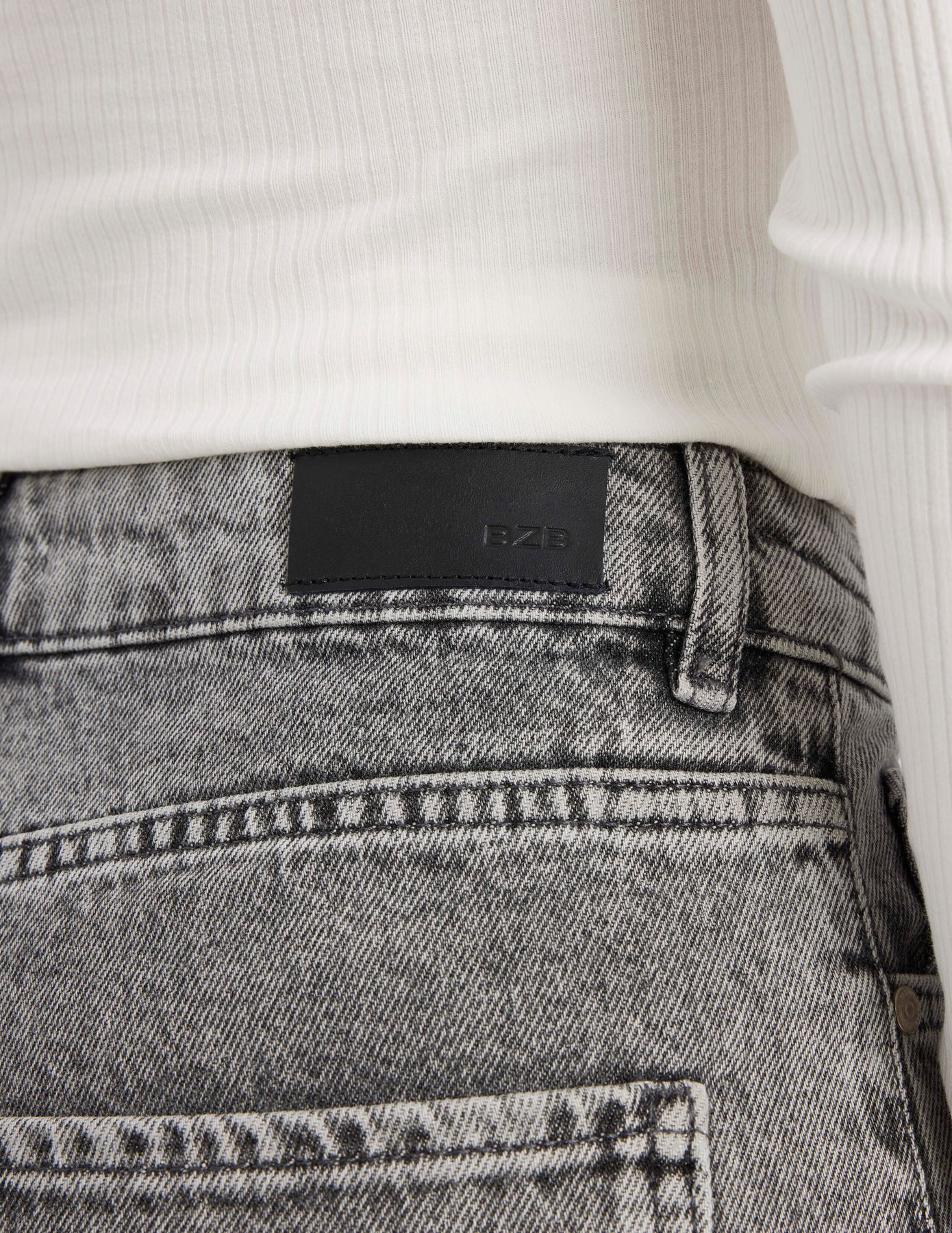 Jean mom fit