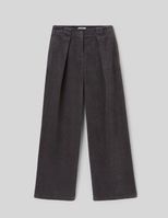 Gris fonc&eacute;