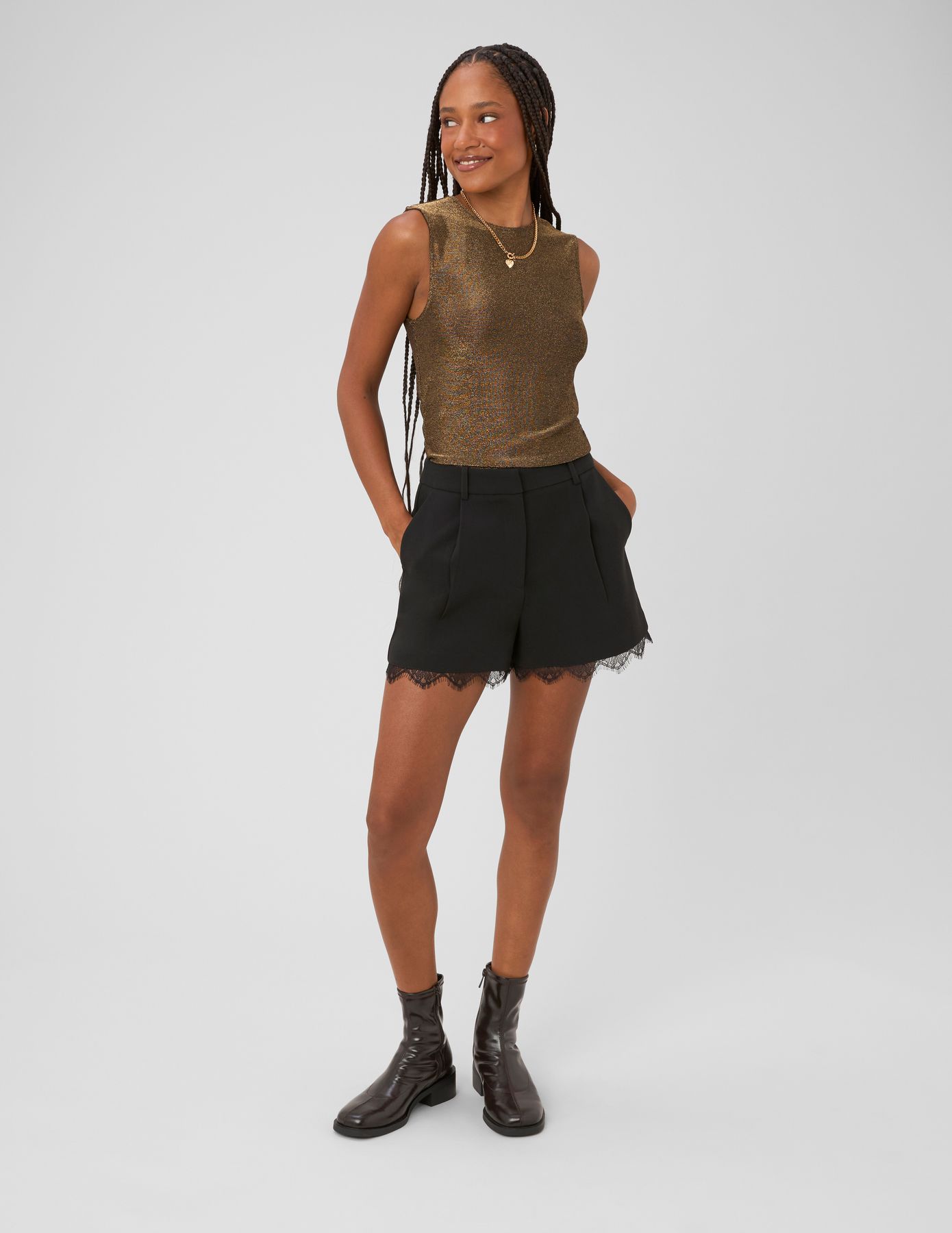 Short court city dentelle