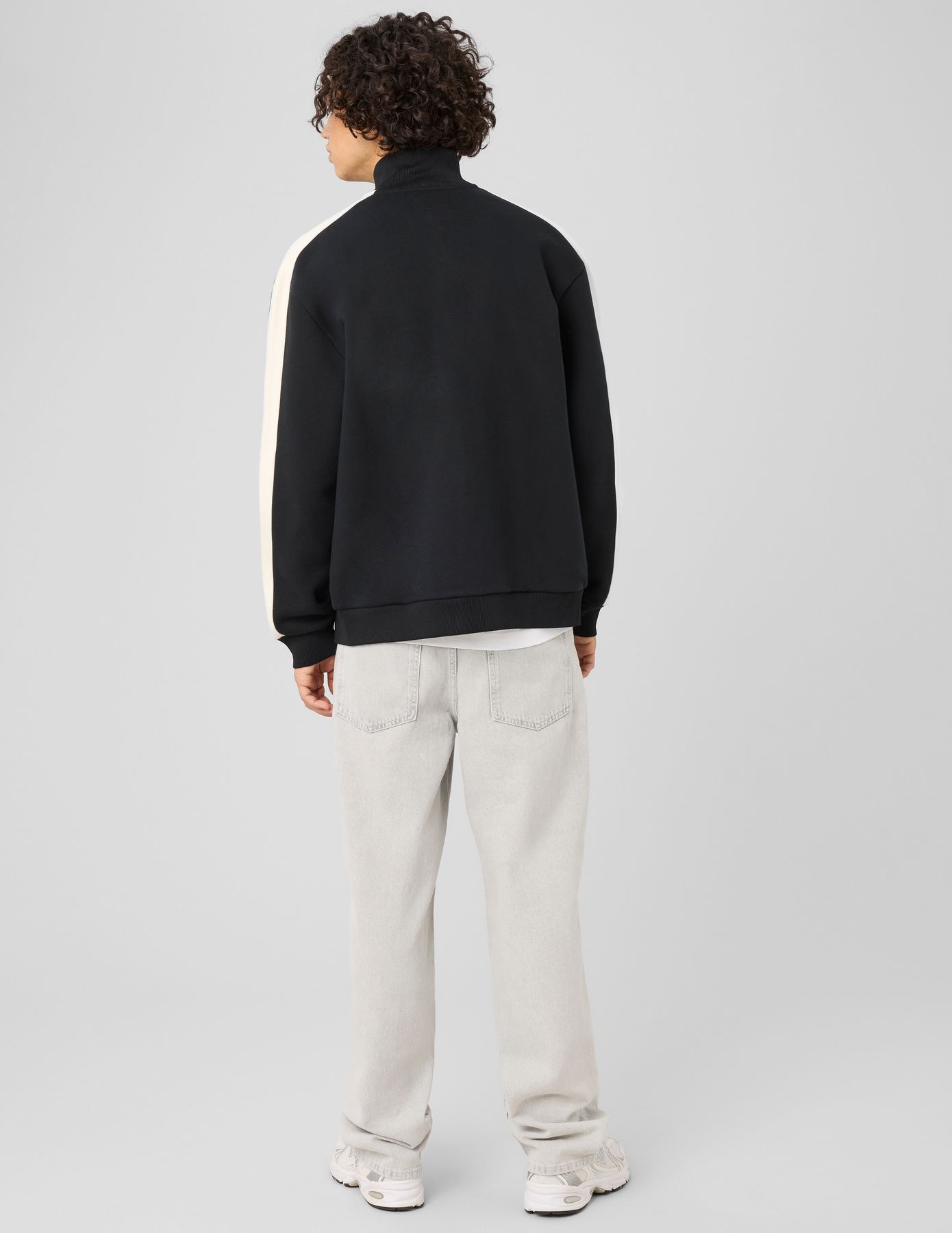 Sweat zipp&eacute; &agrave; bandes