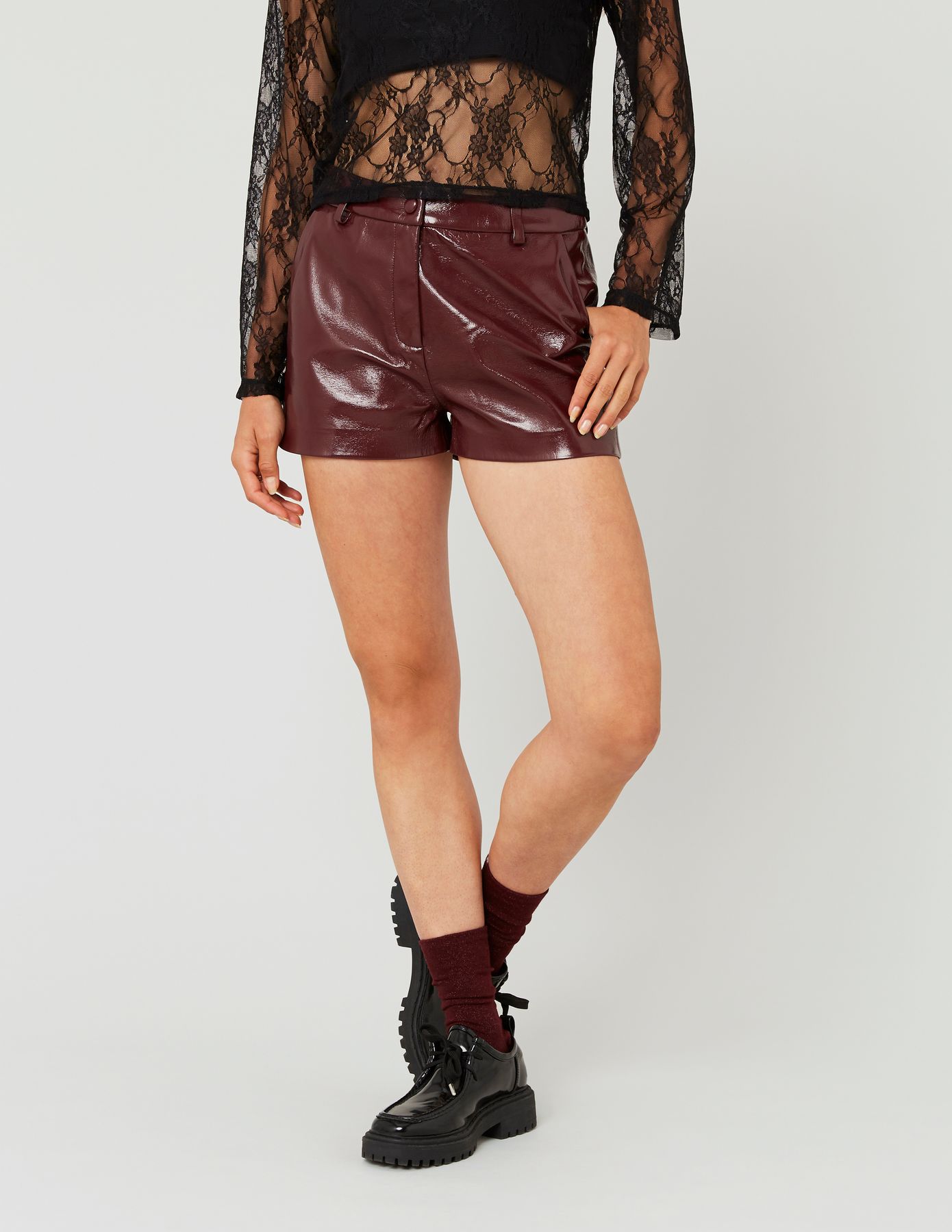 Short vinyle