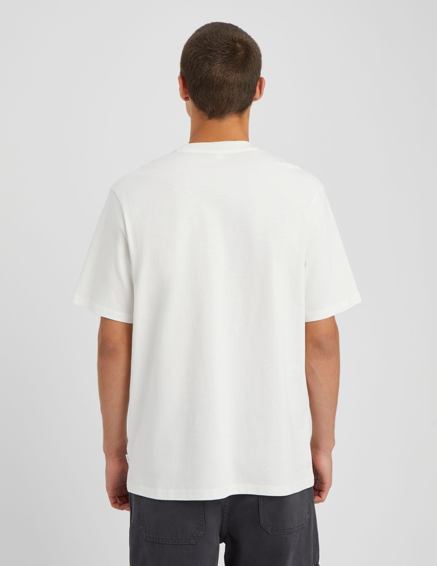 T-shirt broderie poitrine