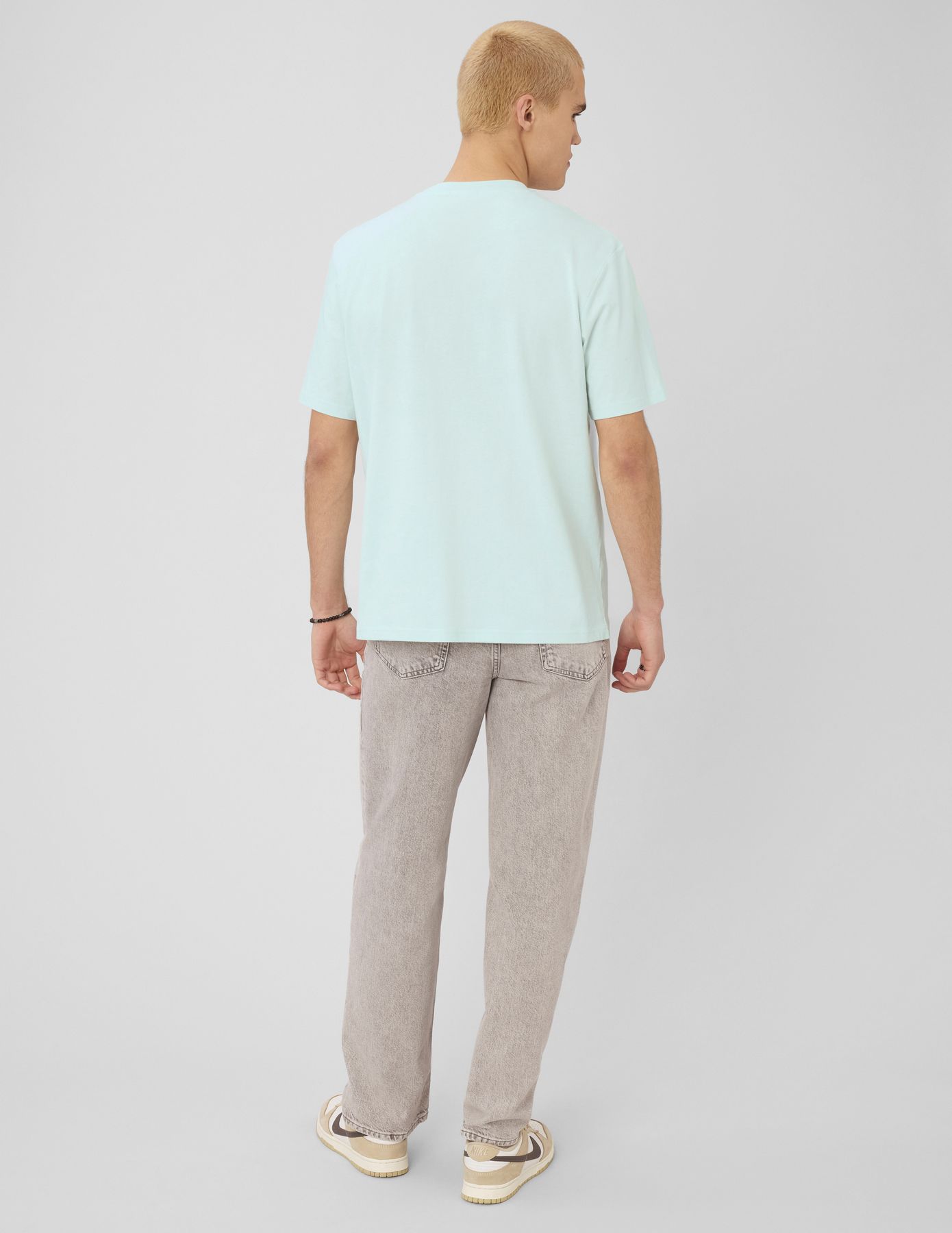 T-shirt broderie poitrine