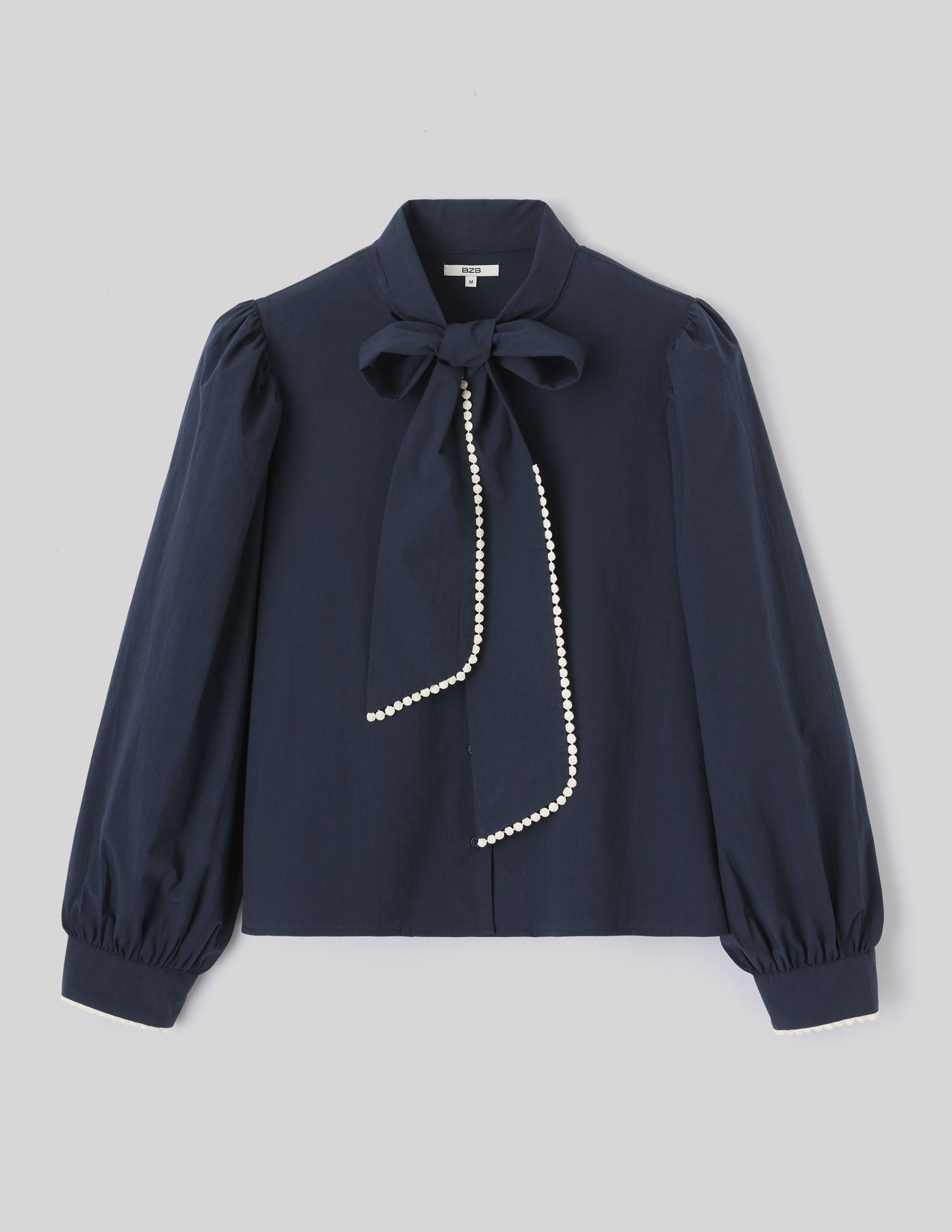 Blouse &agrave; col lavali&egrave;re