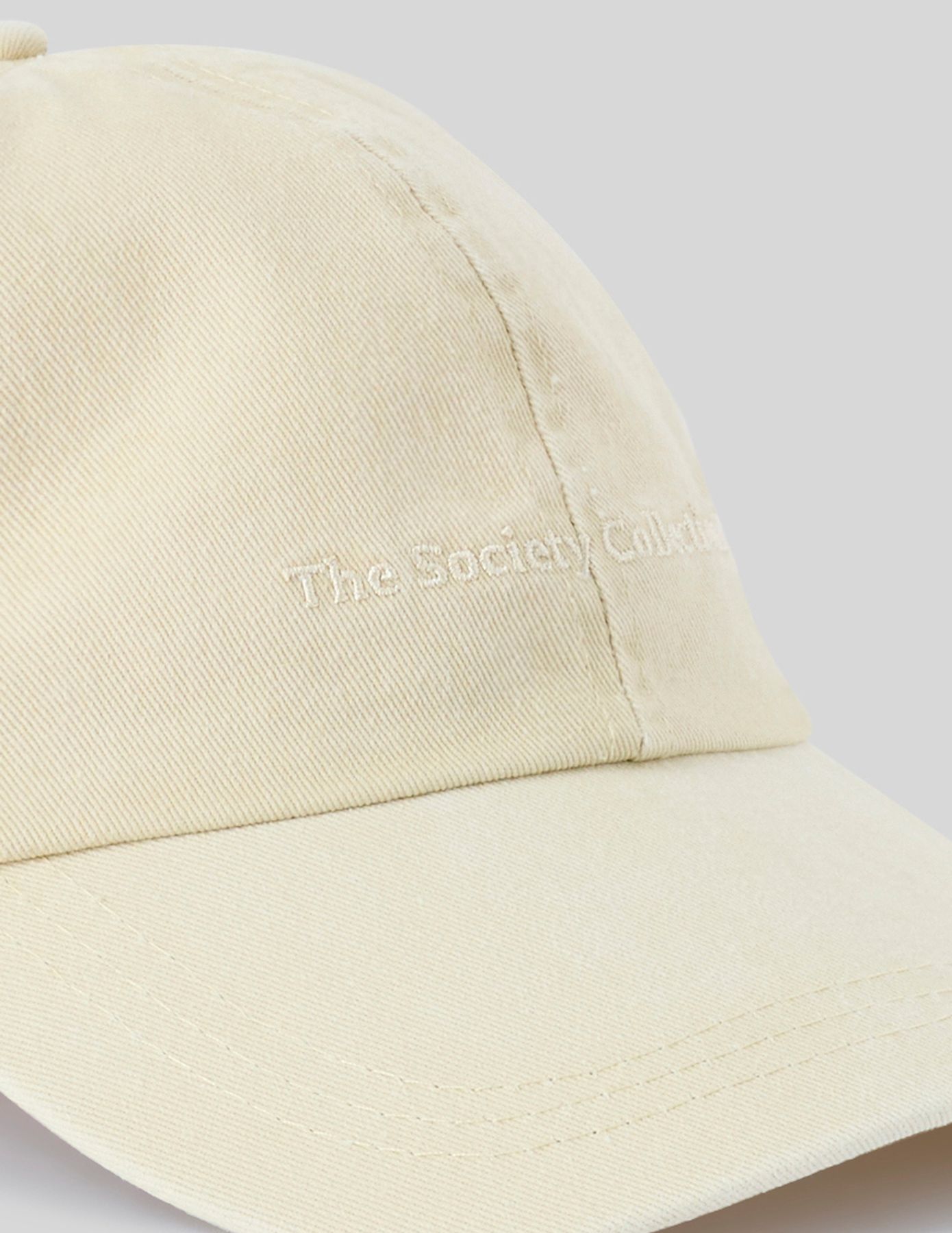 Casquette avec broderie