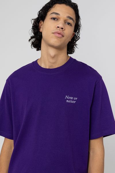 T-shirt broderie poitrine