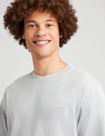 T-shirt broderie poitrine