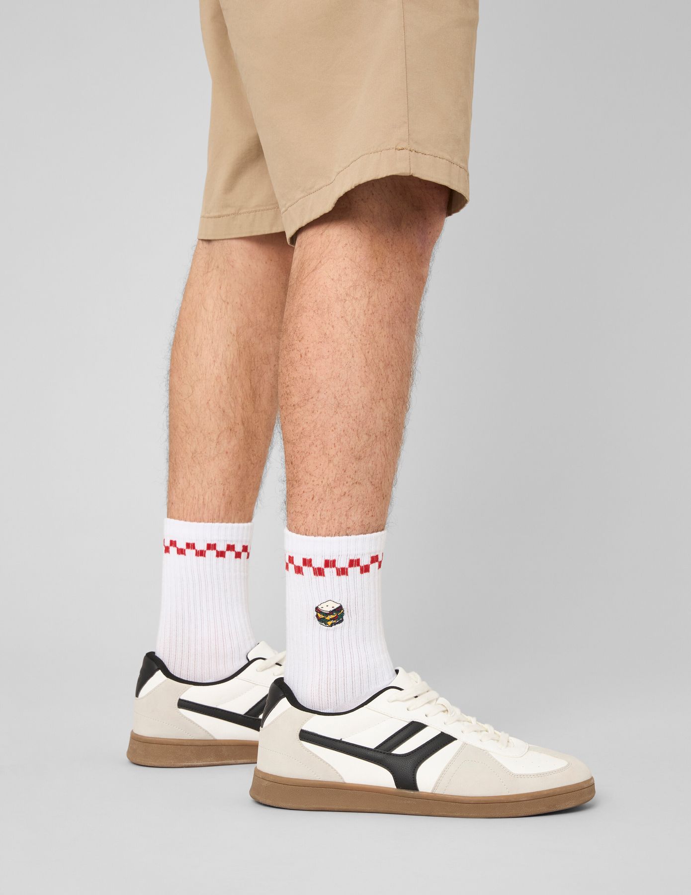 Lot de 2 chaussettes brod&eacute;s