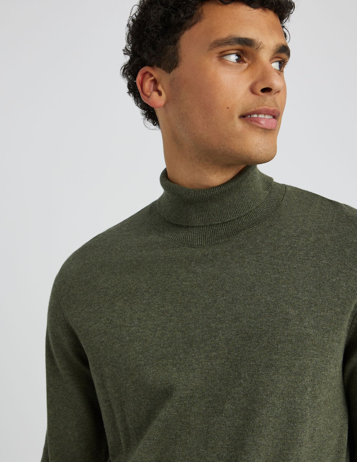 Pull col roul&eacute;