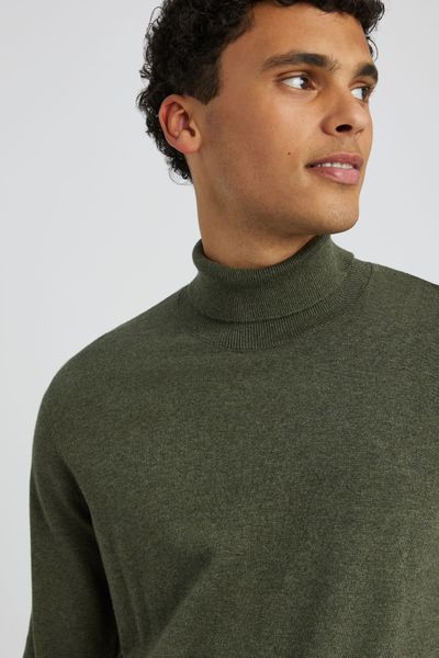 Pull col roul&eacute;