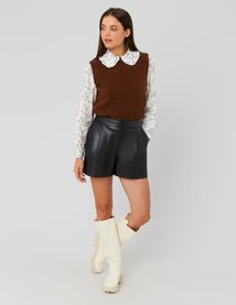 Short en tissu enduit