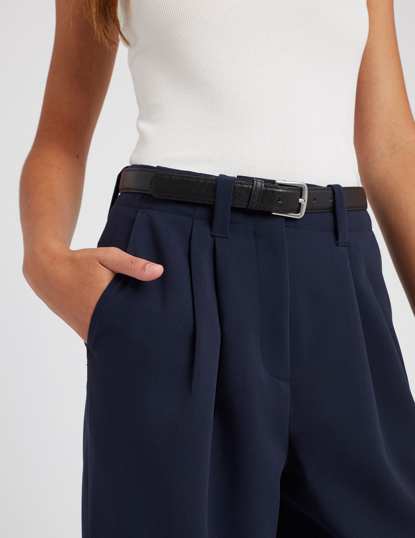 Pantalon tailleur &agrave; pinces