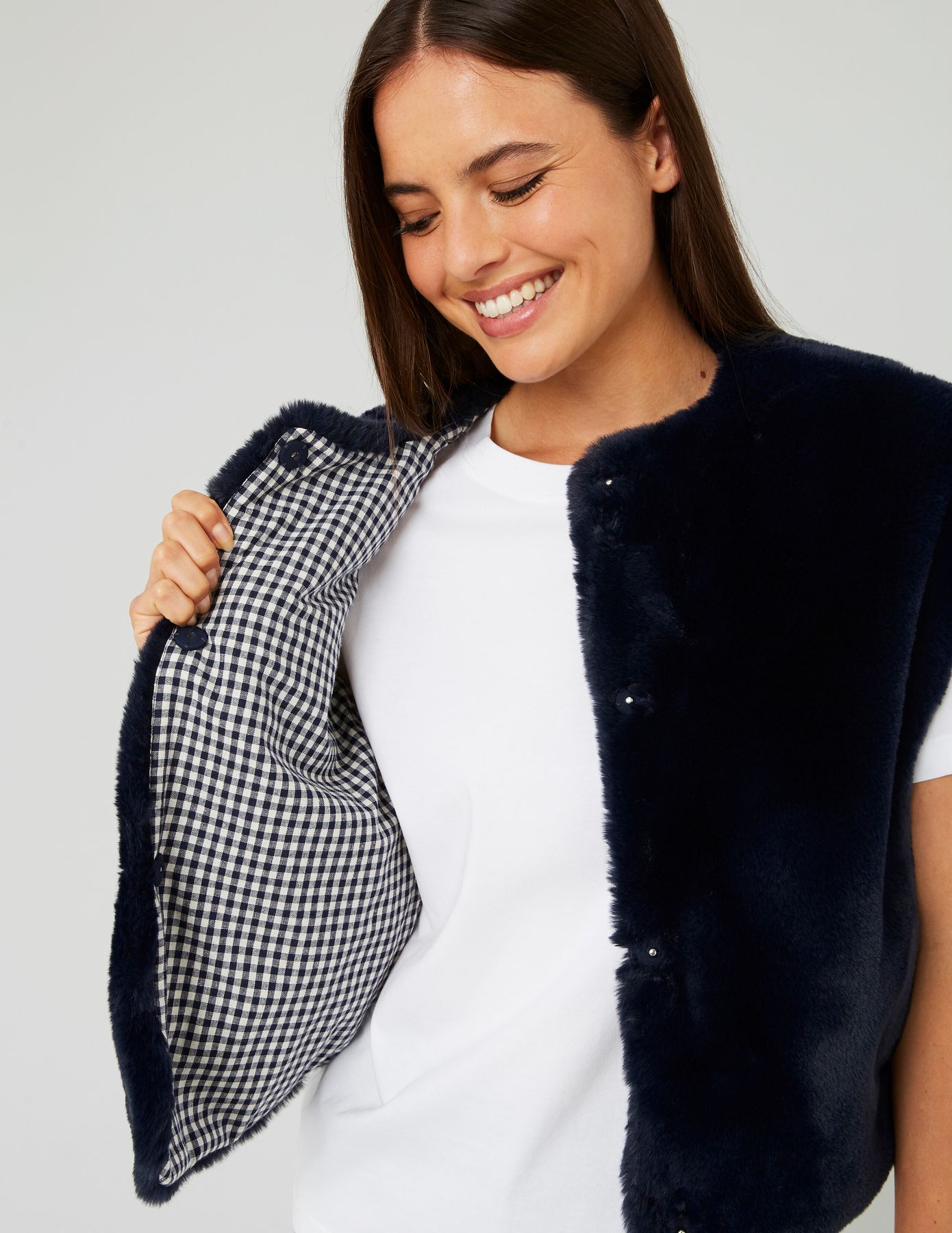 Veste matière duveteuse sans manches