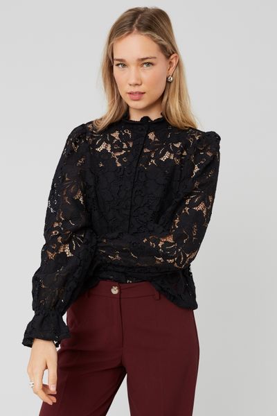 Chemise en dentelle