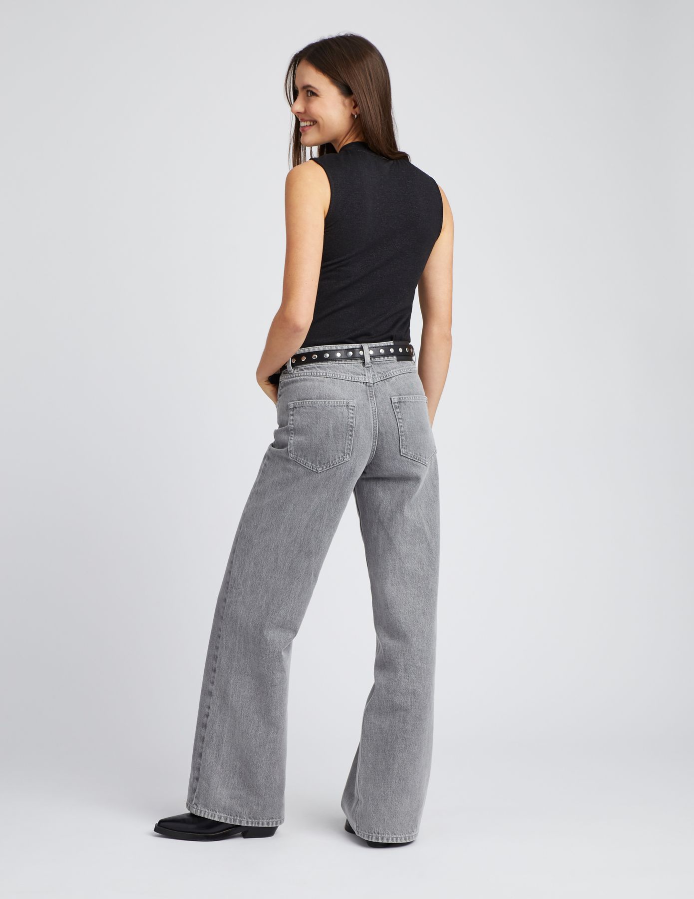 T-shirt sans manches col montant