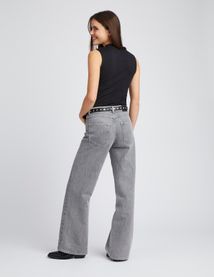 T-shirt sans manches col montant