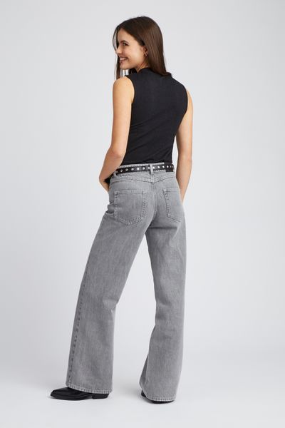 T-shirt sans manches col montant