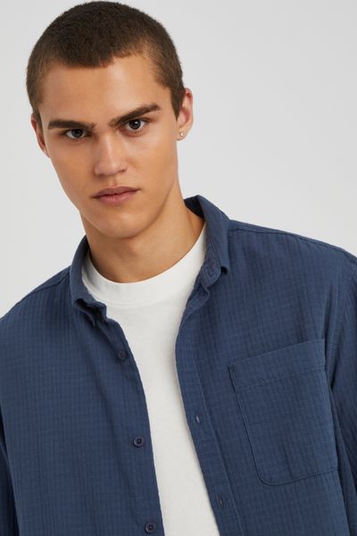 Chemise texturée unie droite