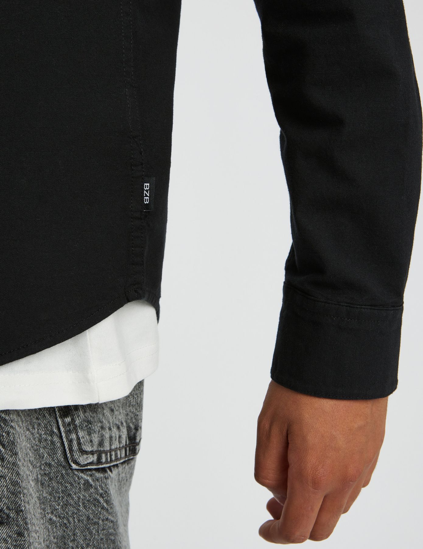 Chemise unie ajust&eacute;e