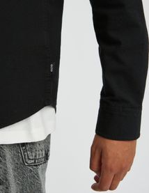 Chemise unie ajust&eacute;e