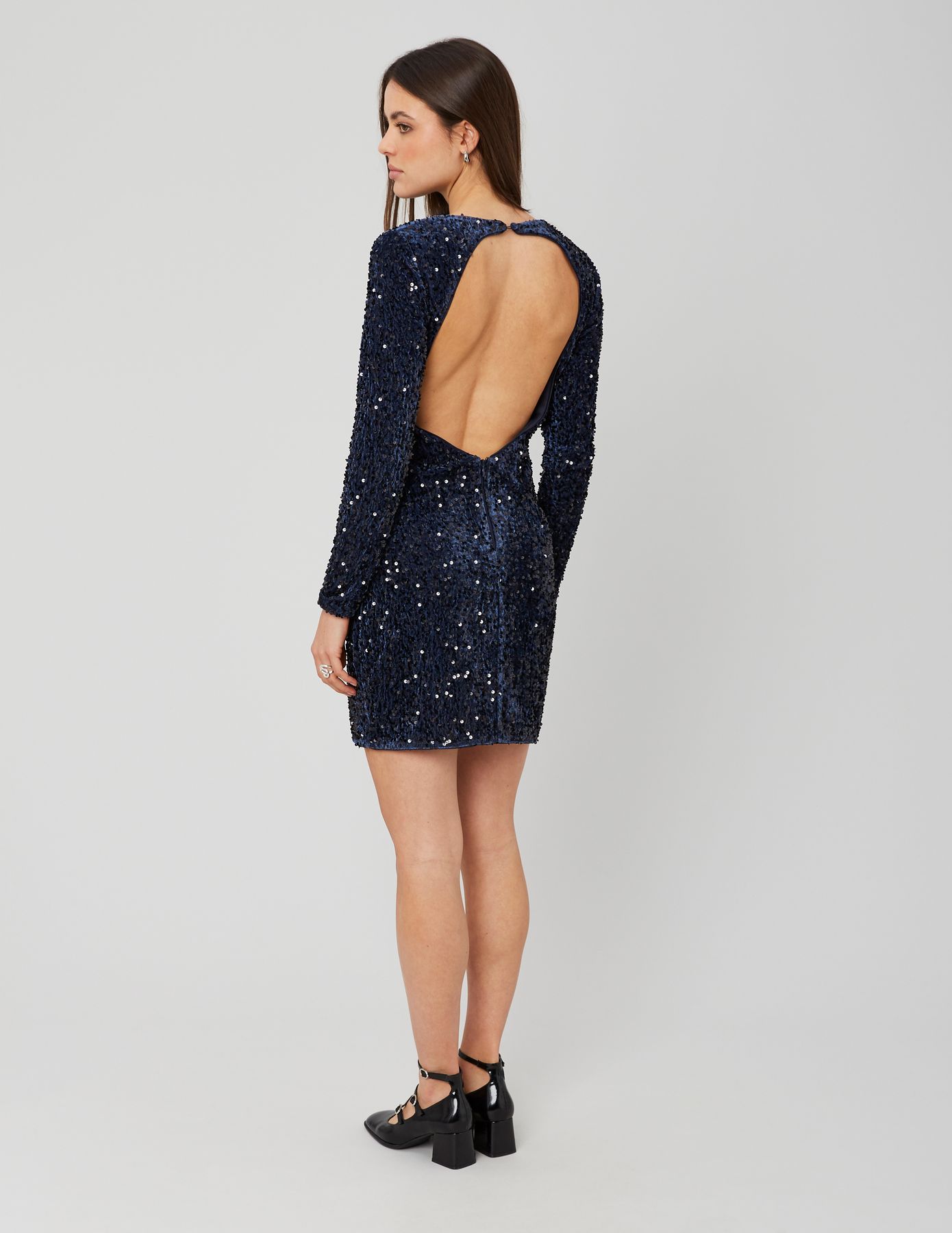 Robe courte sequins