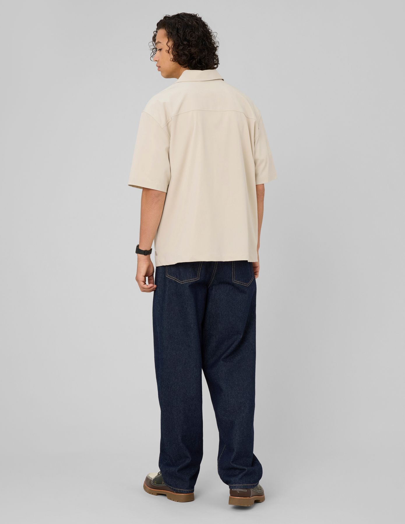 Chemise zipp&eacute;e manches courtes