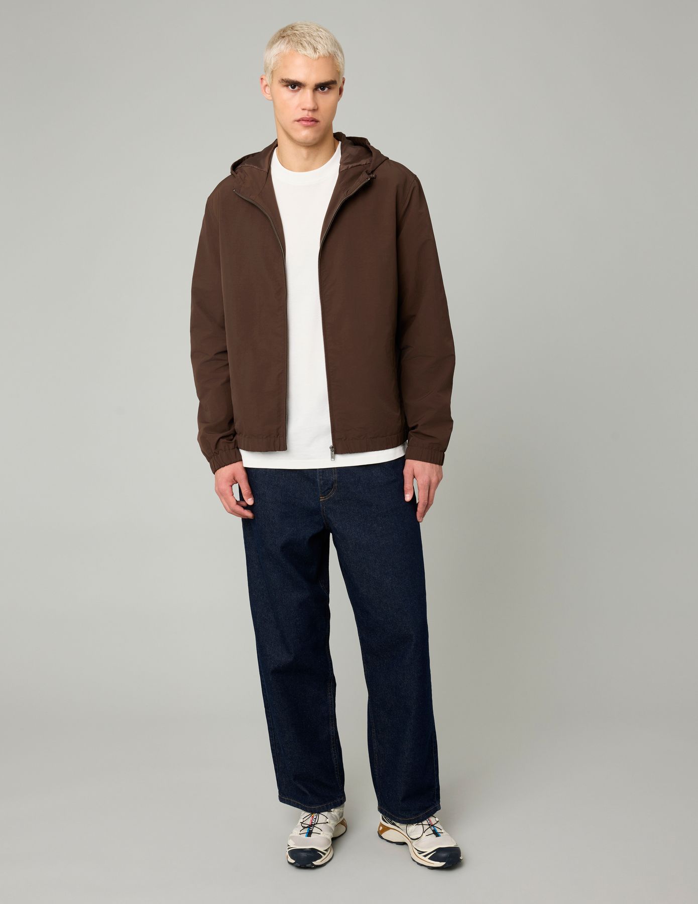 Blouson léger à capuche