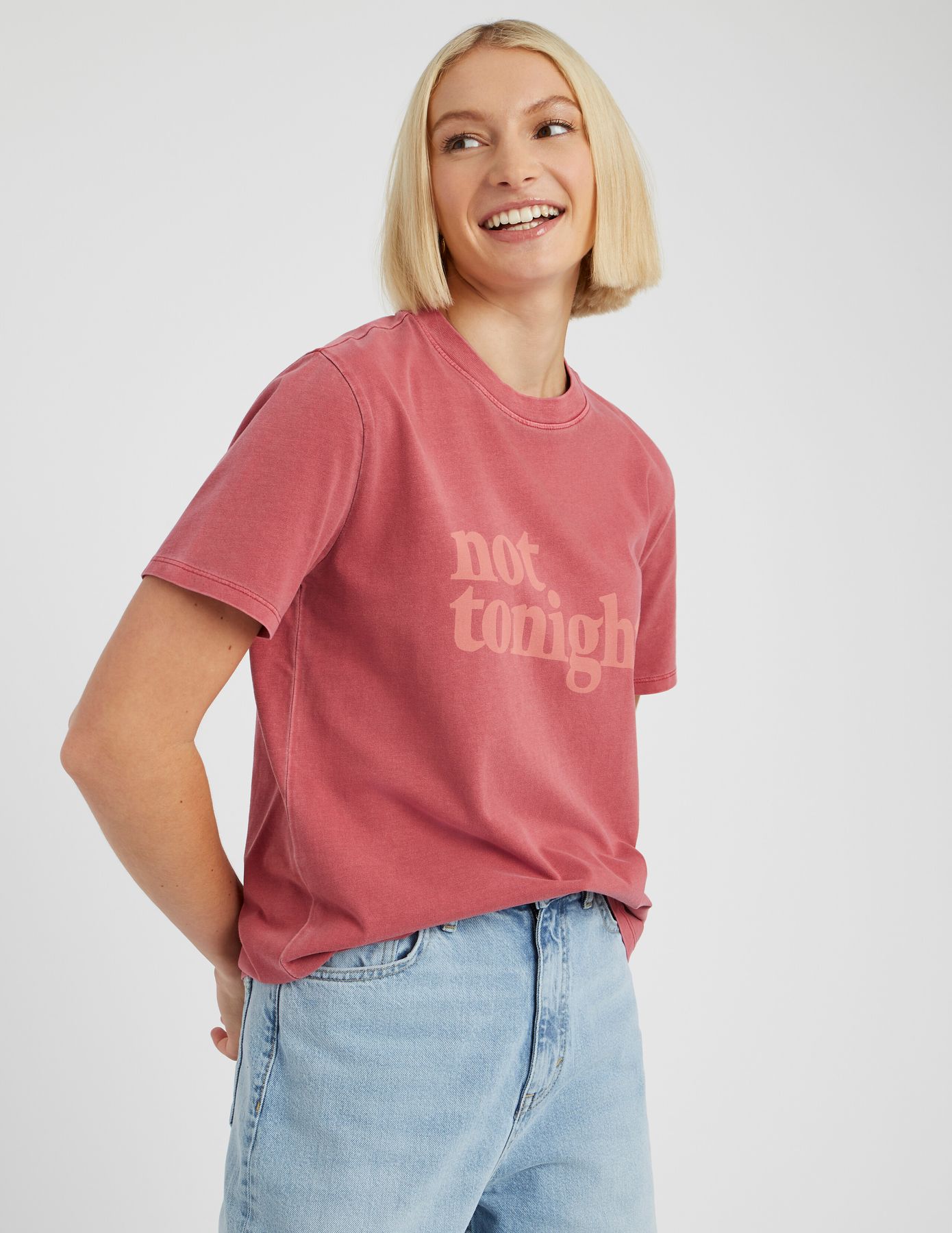 T-shirt d&eacute;lav&eacute; imprim&eacute;