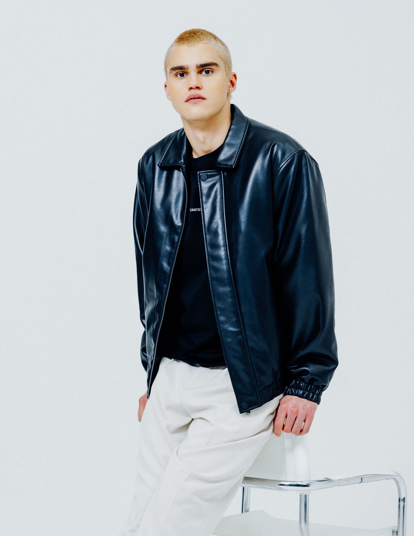 Blouson zipp&eacute; en tissu enduit