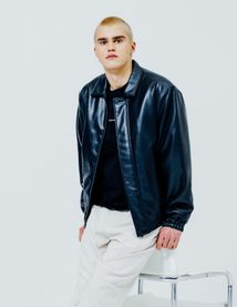 Blouson zipp&eacute; en tissu enduit