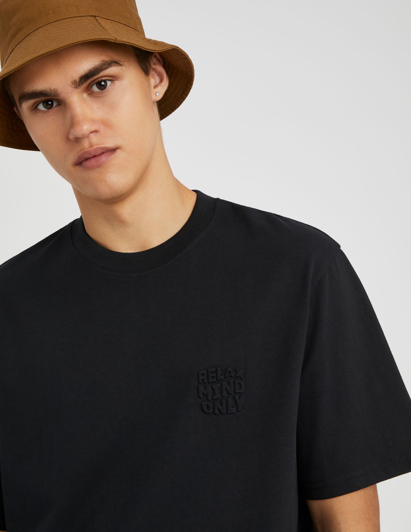 T-shirt imprim&eacute; relief