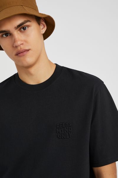 T-shirt imprim&eacute; relief