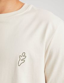 T-shirt broderie poitrine