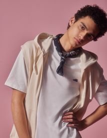 T-shirt broderie poitrine