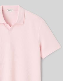 Polo mati&egrave;re gaufr&eacute;e