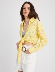 Chemise à nouer en broderie anglaise