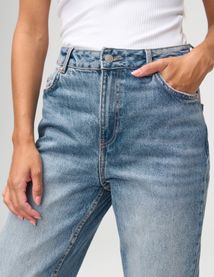 Jean mom fit