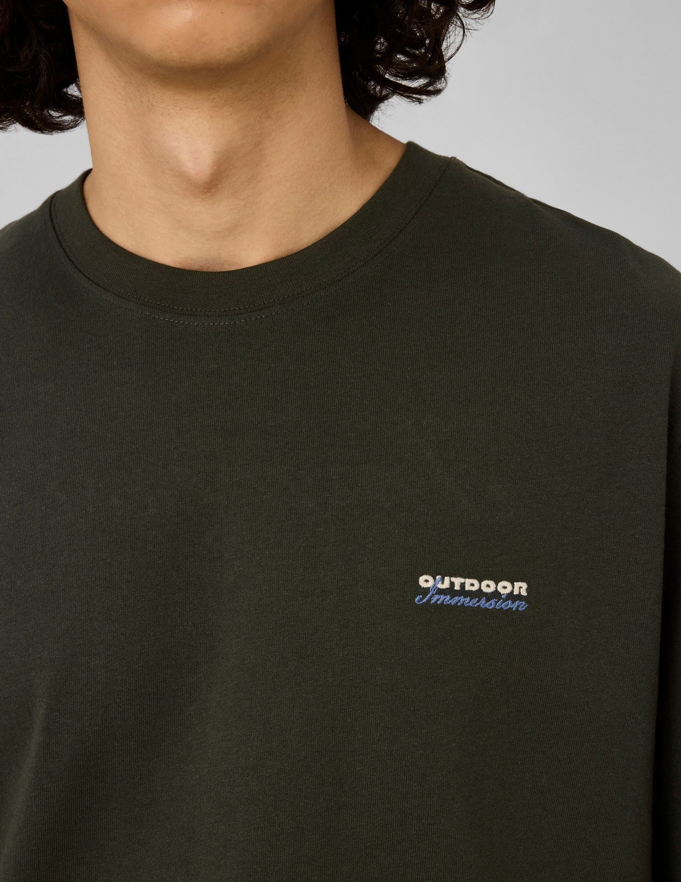 T-shirt imprim&eacute; et brod&eacute;