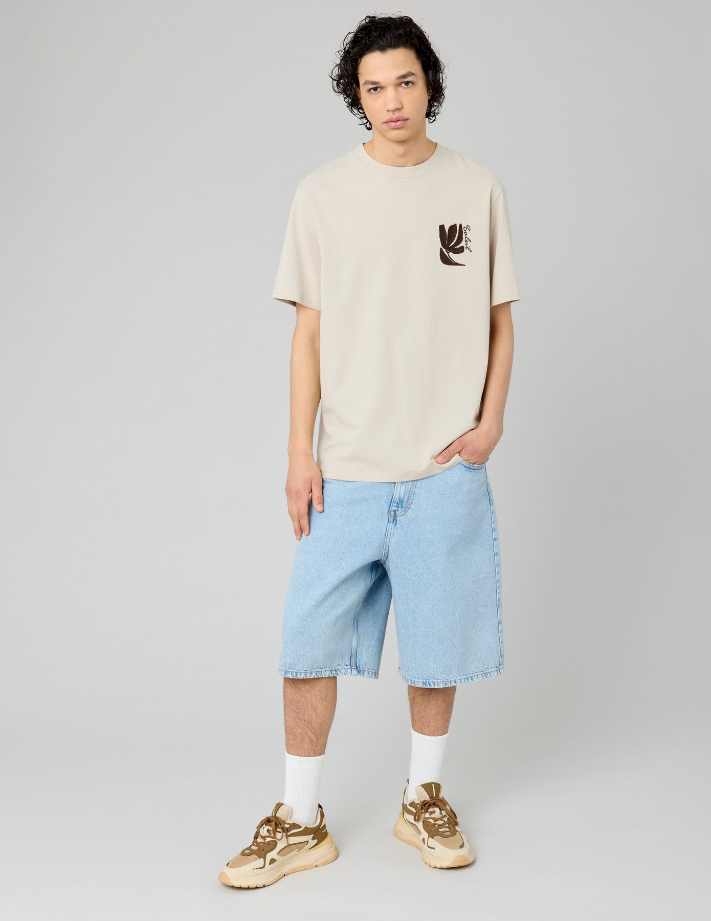 T-shirt brodé