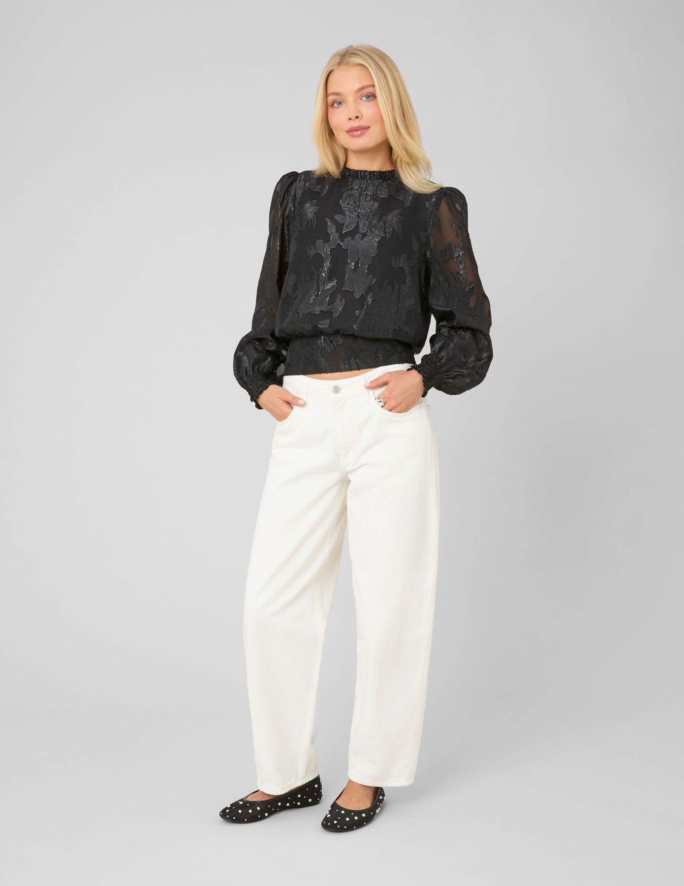 Blouse f&ecirc;te jacquard nou&eacute;e