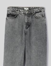 Jean loose
