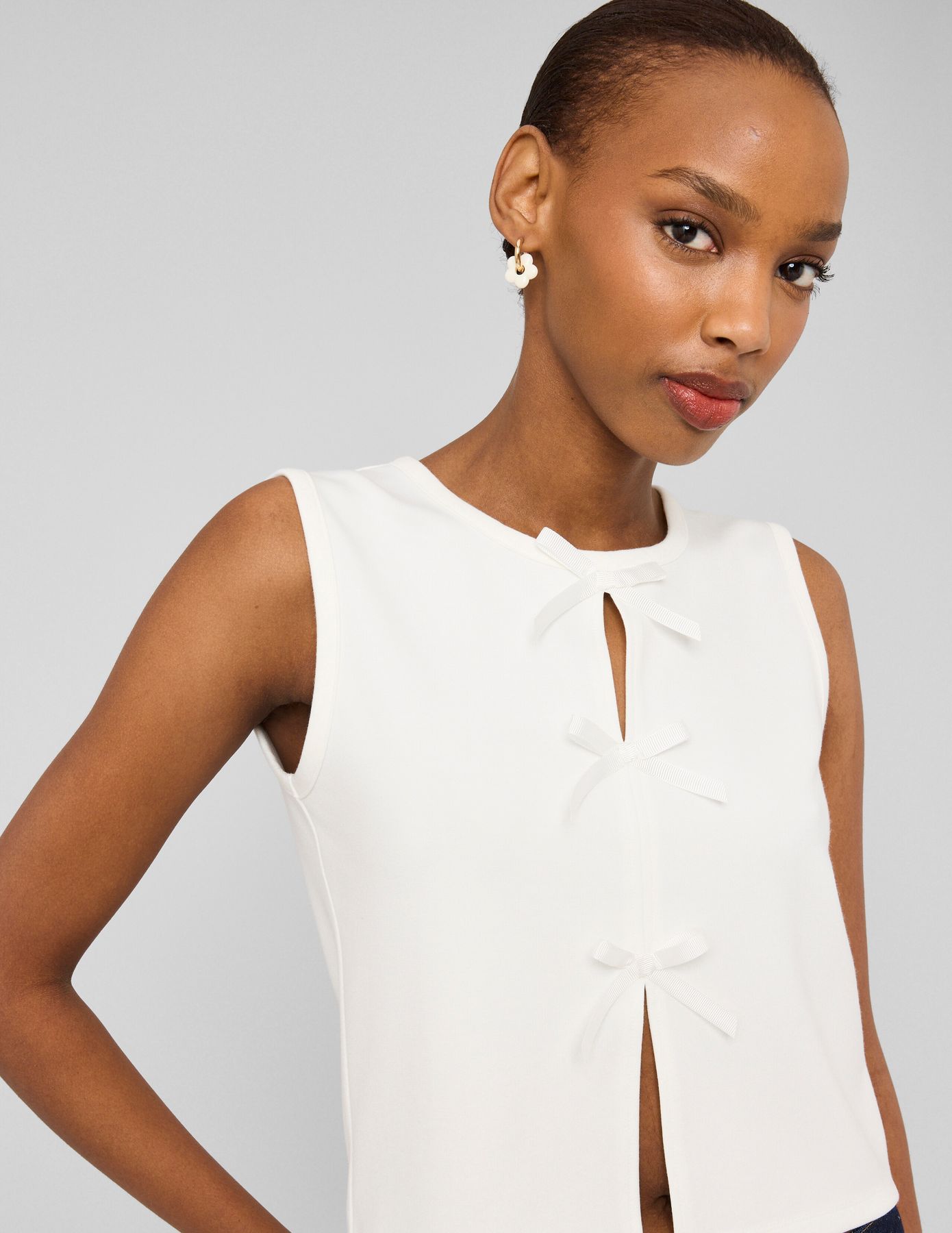 Top sans manches &agrave; n&oelig;uds