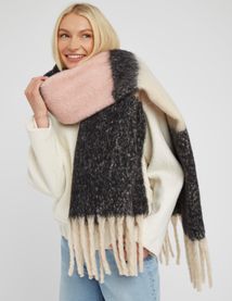 Echarpe ray&eacute;e &agrave; franges