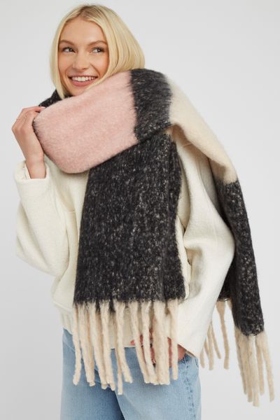 Echarpe ray&eacute;e &agrave; franges