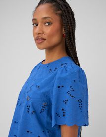 Blouse en broderie anglaise