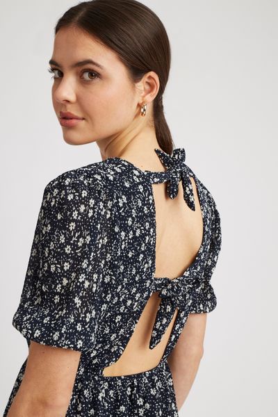 Robe courte plissée imprimée