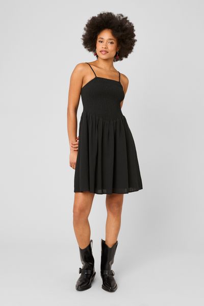 Robe courte smock&eacute;e