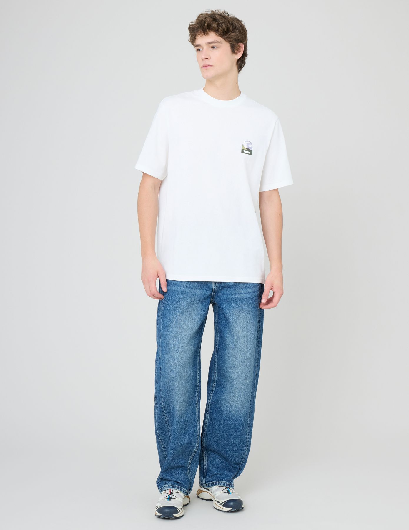 Jean barrel stone &agrave; d&eacute;coupes