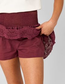 Jupe brod&eacute;e &agrave; volants