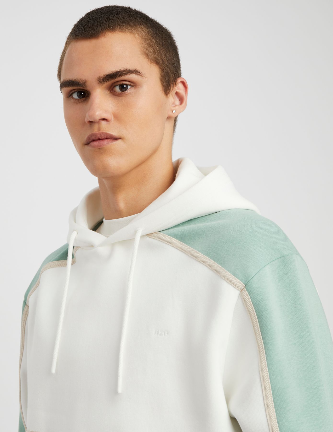 Sweat &agrave; capuche colorblock